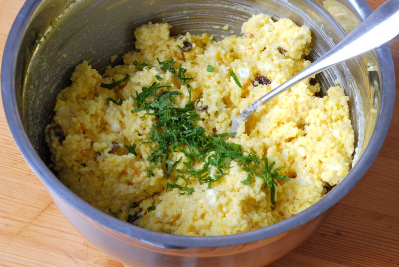 Couscous saffron mixture