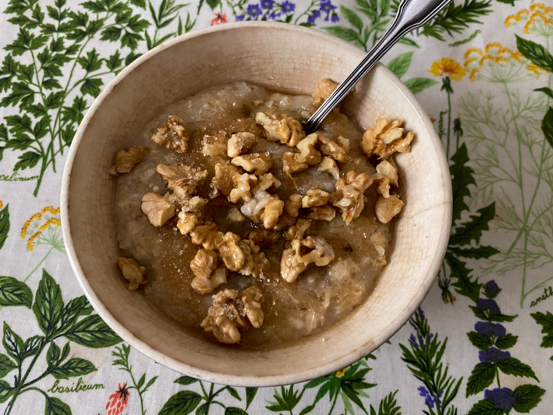 Towpath's Oatmeal with Walnuts and Butter